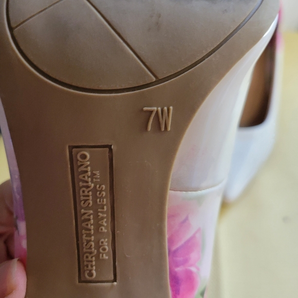 Women's Christian Siriano White Floral Heels Size 7W - Picture 8 of 9